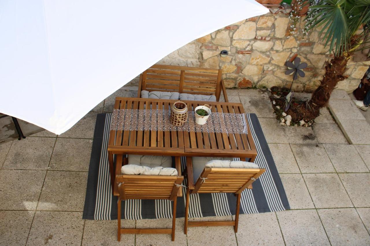 Joseph'S Yard Apartment Rovinj Exterior photo