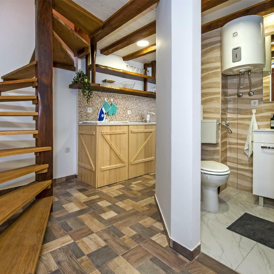 Joseph'S Yard Apartment Rovinj Exterior photo